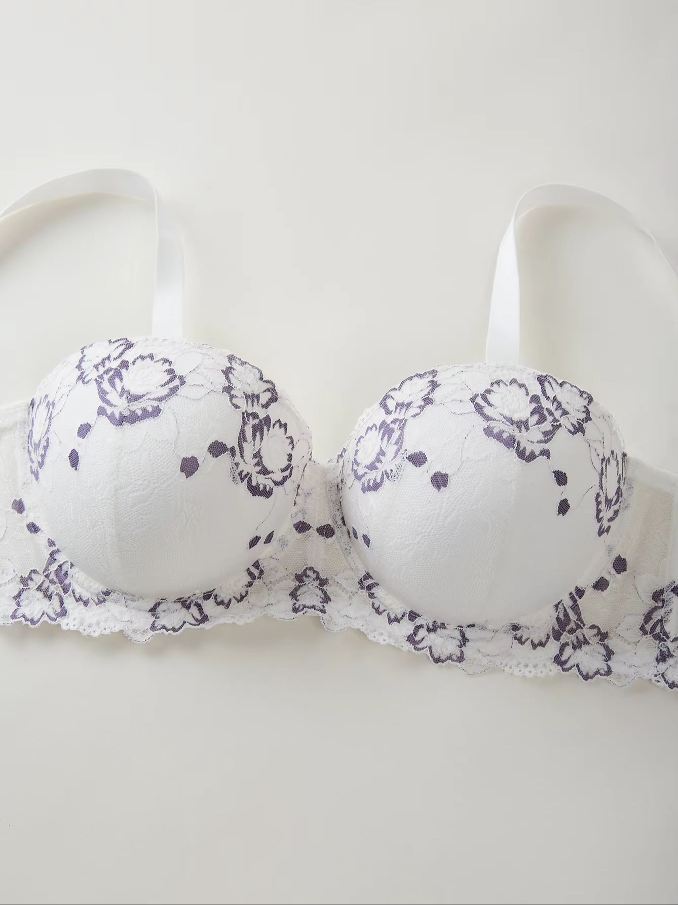 Reggiseno Plus Size in Pizzo e - Embroidery Embellishments recensione e prezzo